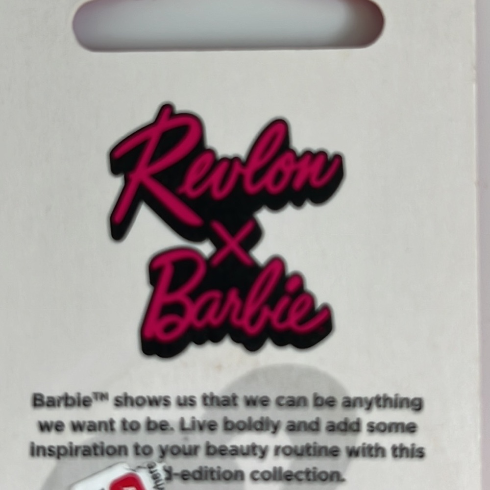 Revlon x Barbie tweezer set - Picture 3 of 5